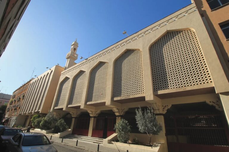 Lee más sobre el artículo Mezquitas españolas exigen que la Administración cumpla la ley y construya cementerios para musulmanes.